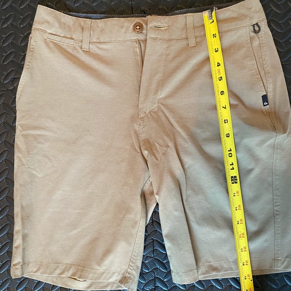 Quiksilver khaki men’s shorts